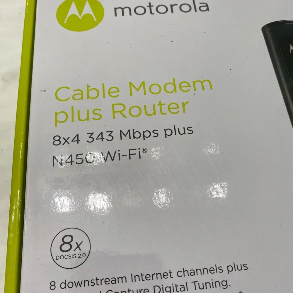 Motorola cable modem plus router 8x4 343 Mbps plus N450 Wi-Fi New in box